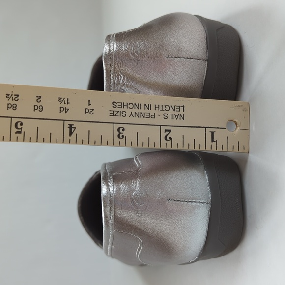 Easy Spirit Devitt Leather Casual Flats 8.5M  Metallic Pewter Silver/Gray - Picture 13 of 16